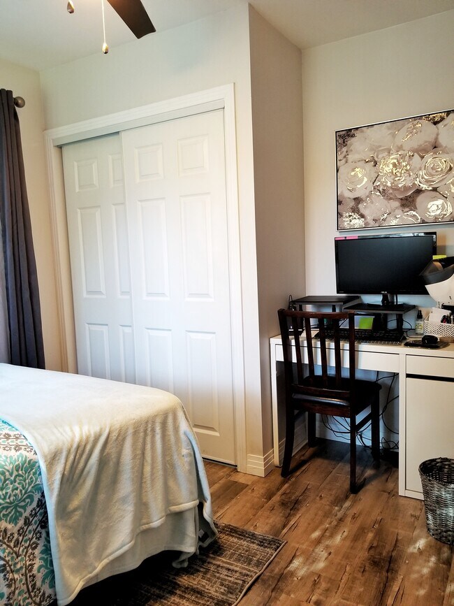 Foto del edificio - 828 W Santa Cruz St