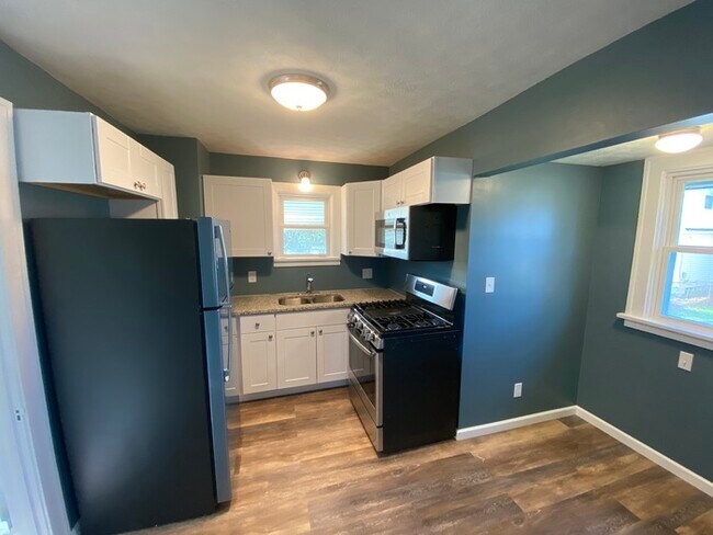 Building Photo - 12116 Longmead Ave