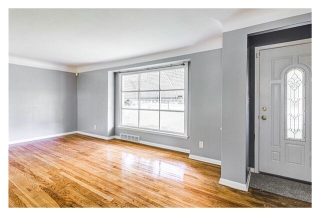 Foto del edificio - 2313 N Taylor Rd
