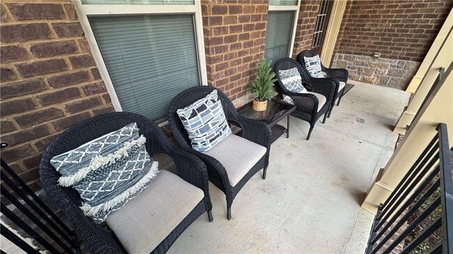 Building Photo - 180 Village Green Ct SW