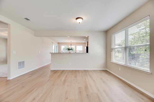 Building Photo - 1445 Birmingham Forest Dr