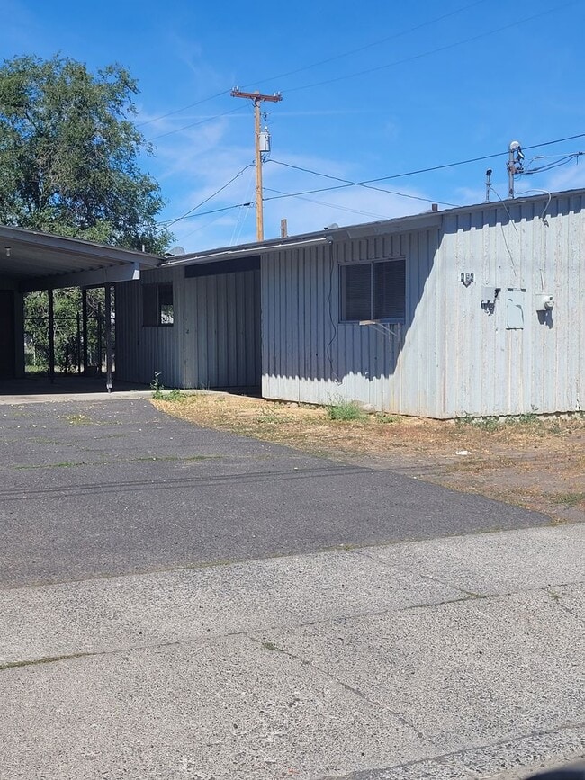 Building Photo - 454 Offutt Dr