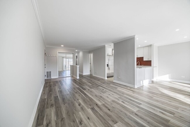 Building Photo - 901 Yosemite Trail