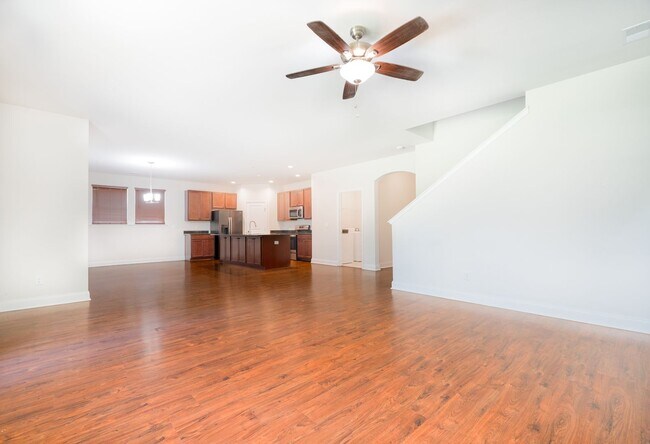Foto del edificio - Modern Living in the Heart of Summerville!