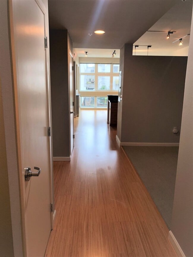 Photo - 1Bd/1Ba Seattle Condo