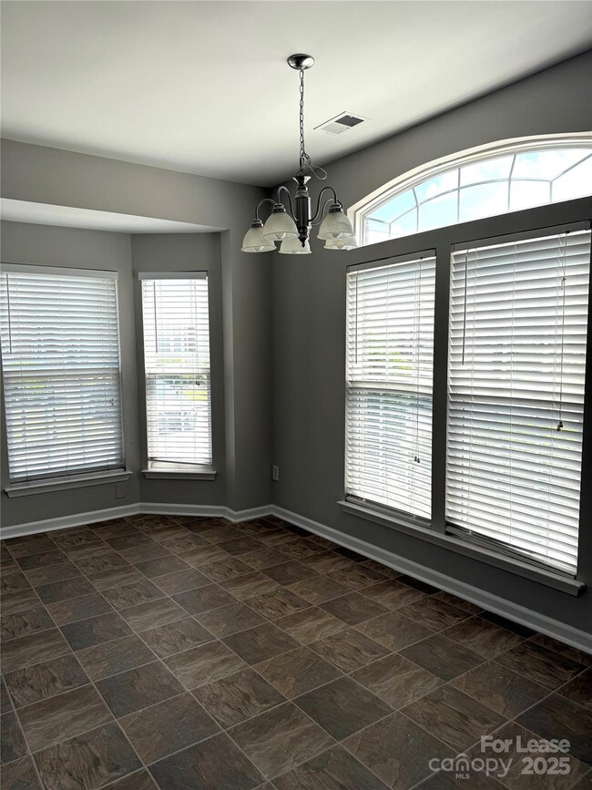Building Photo - 10895 Garden Oaks Ln