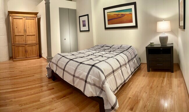 Building Photo - 1530 S State St