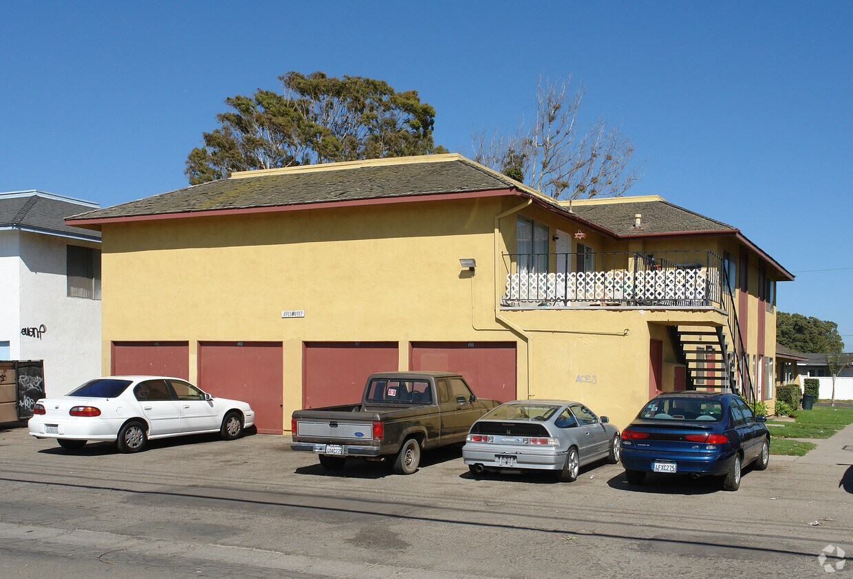 Building Photo - 4911-4917 Terrace Ave
