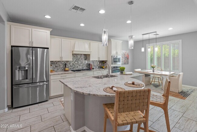 Building Photo - 3603 E Salter Dr