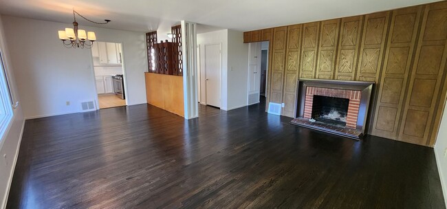 Photo - Midtown Terrace Home 2 Bedroom + Bonus Room