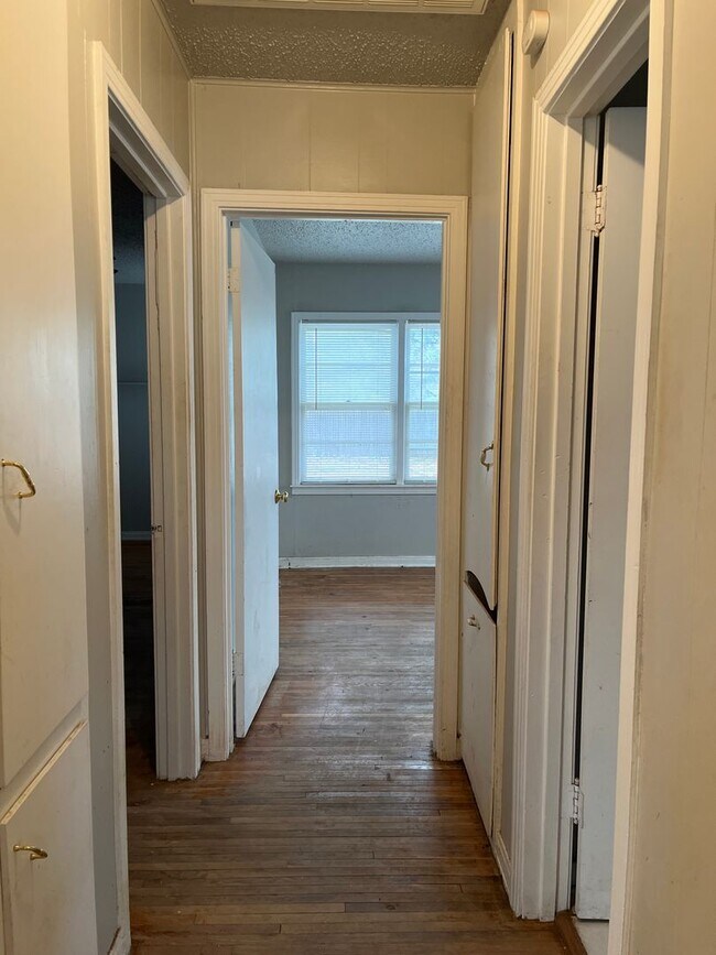 Foto del edificio - Corner Lot Home Located Across from Elemen...