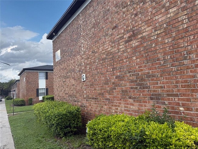 Building Photo - 5325 Curry Ford Rd