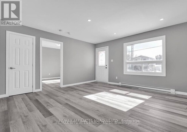 Building Photo - 123 New St