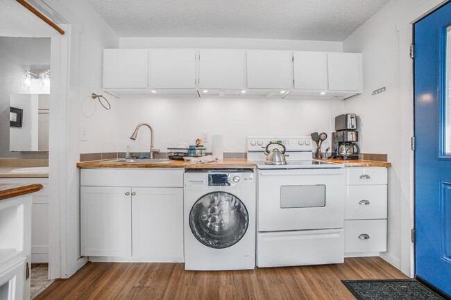 Building Photo - Furnished Studio Condo