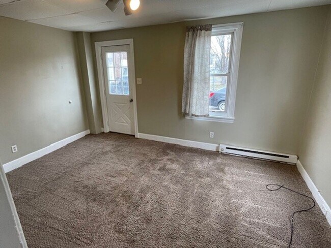 Foto del edificio - 12 Kerr Ave