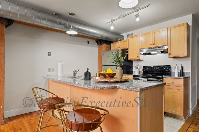 Building Photo - 333 Oliver Hl Wy