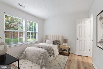 Building Photo - 7022 Dasher Farm Ct