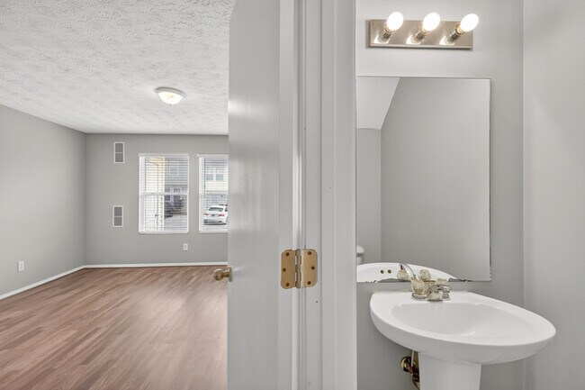 Foto del edificio - 1006 Halifax Ln