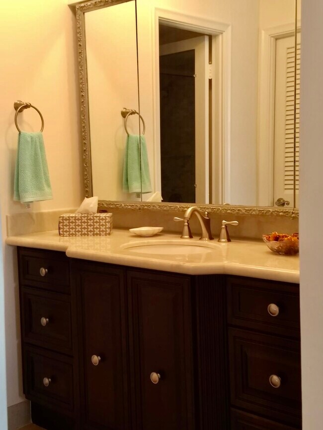 Building Photo - 2000 S Ocean Blvd