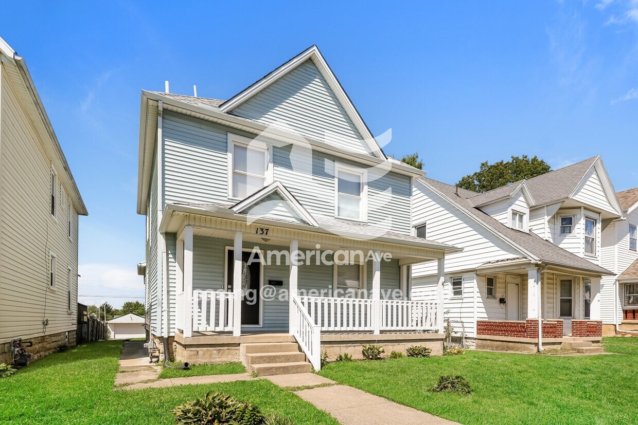 Primary Photo - 137 Pleasant Ave