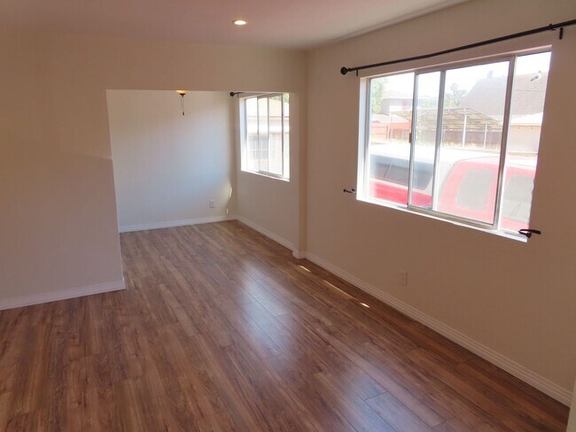 Foto del edificio - Three Bedroom Two Bath Home in La Mesa
