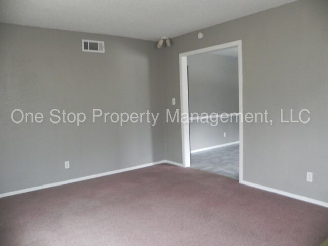 Building Photo - 11531 E Lexington Ave