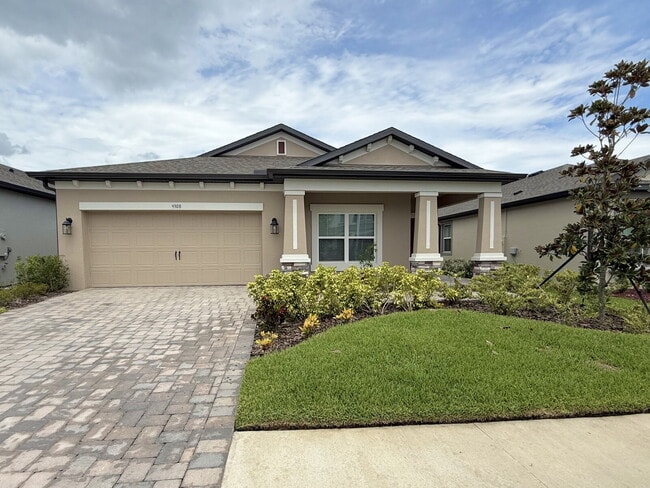 "Charming 3-Bed Oasis with 2 Full Baths in... - "Charming 3-Bed Oasis with 2 Full Baths in... Apartment