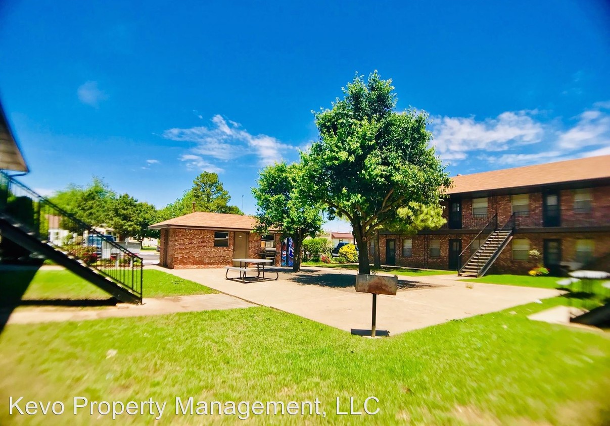 Primary Photo - 5912 NW 41st St