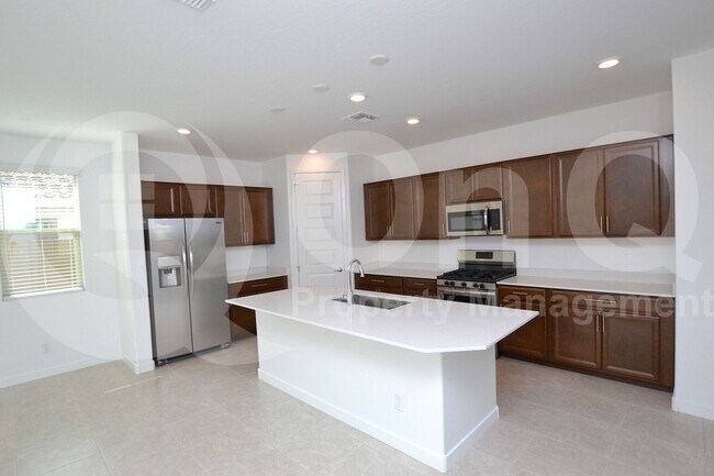 Foto del edificio - 9835 E Research Ave
