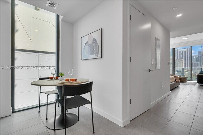 Foto del edificio - 121 NE 5th St