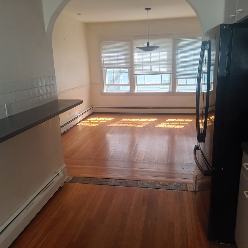 Kitchen looking to dining room - 29 Ogden St