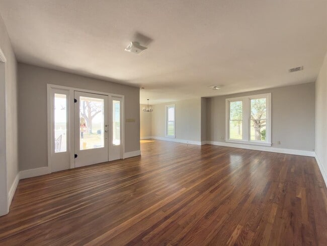 Building Photo - 267 Bodemann Ln