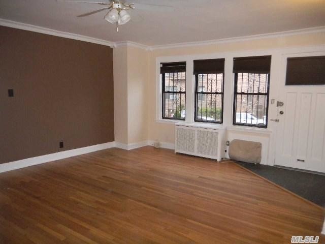 Foto principal - 6790 Clyde St