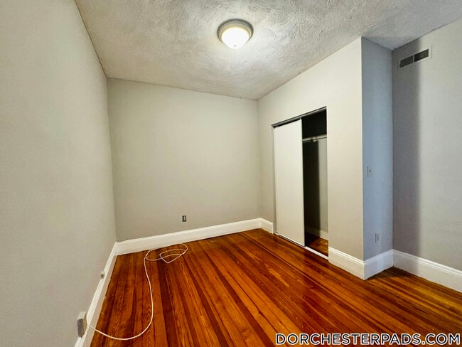 Foto del edificio - 76 Florida St