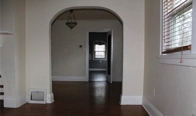 Building Photo - 1016 Alcott St