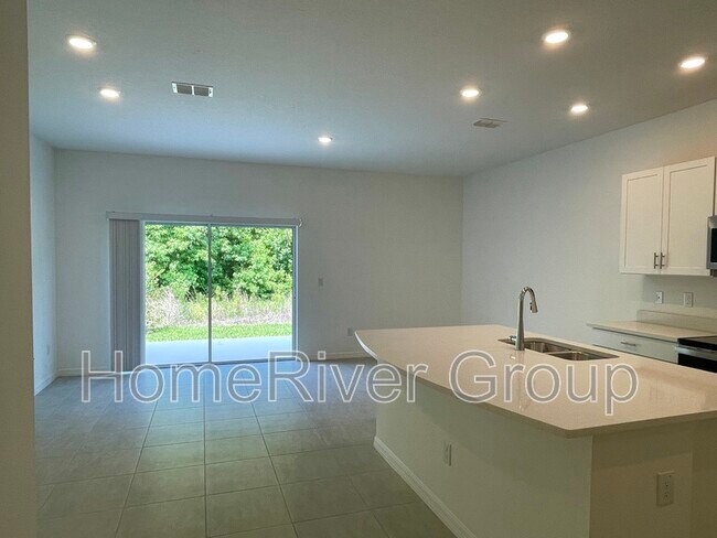 Building Photo - 2123 Hallier Cv