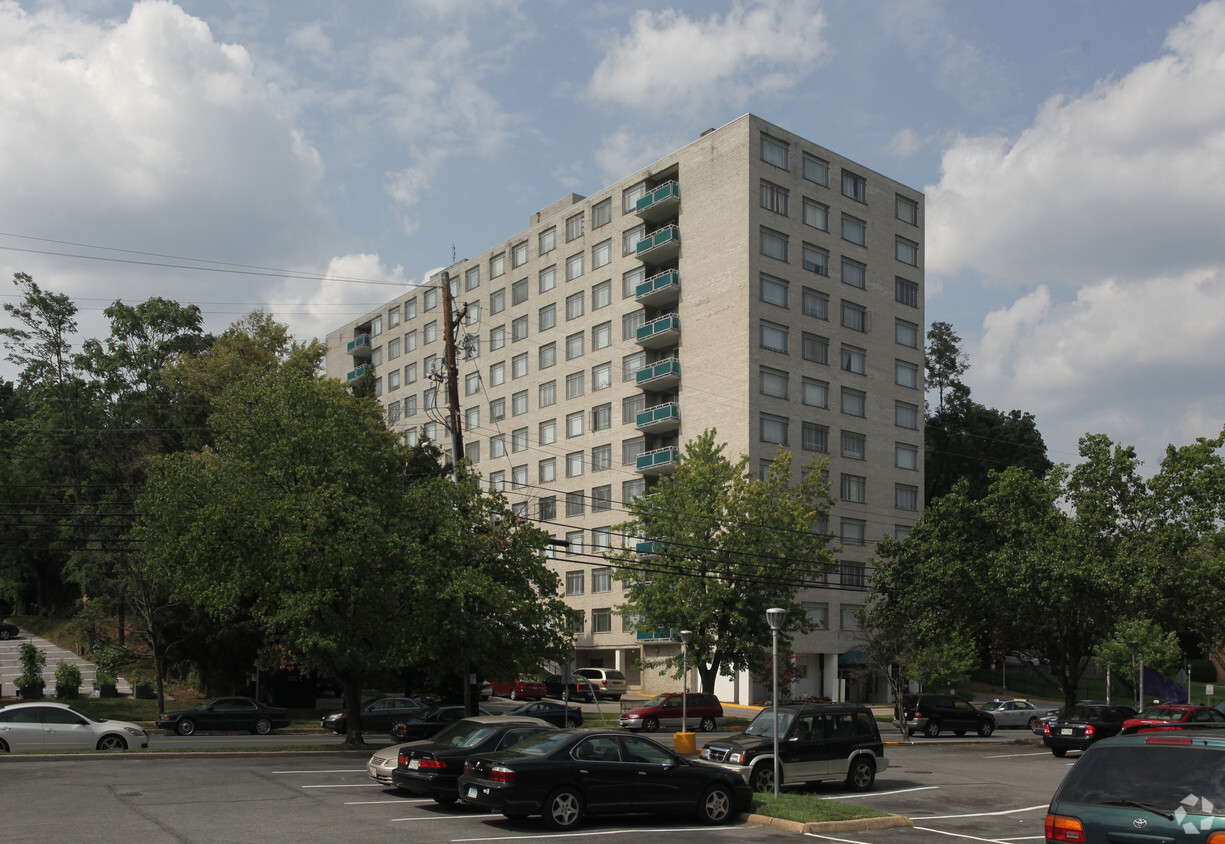 Primary Photo - Maple View Apartments