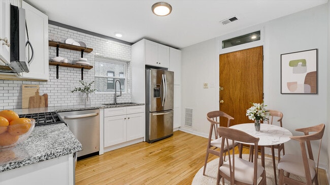 Updated kitchen - 2520 W Cortez St