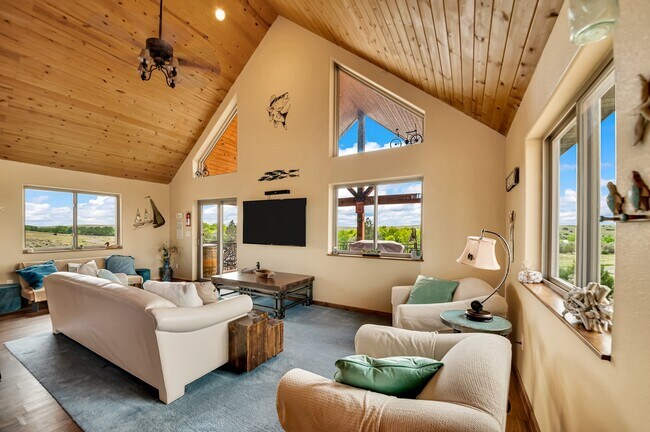 Foto del edificio - 13391 Sunny Slope Rd