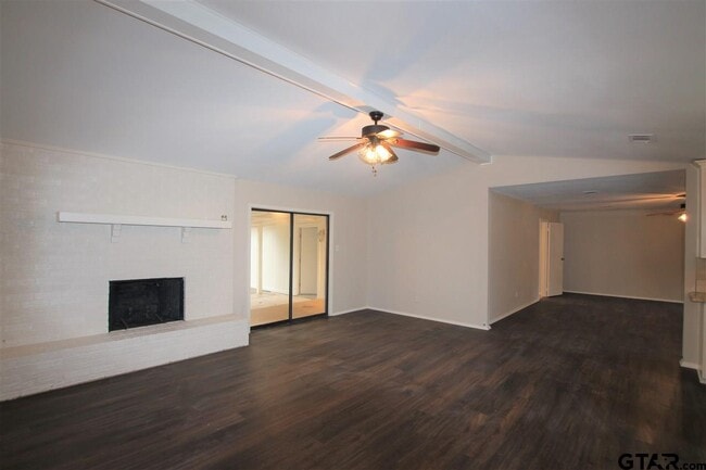 Building Photo - 15711 Echo Glen Dr