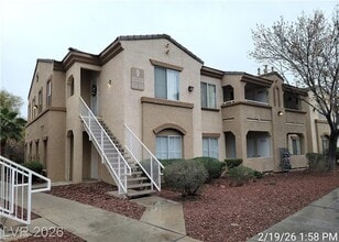 Building Photo - 3400 Cabana Dr
