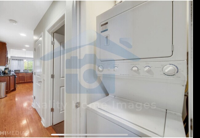 Foto del edificio - 6446 S Dorchester Ave