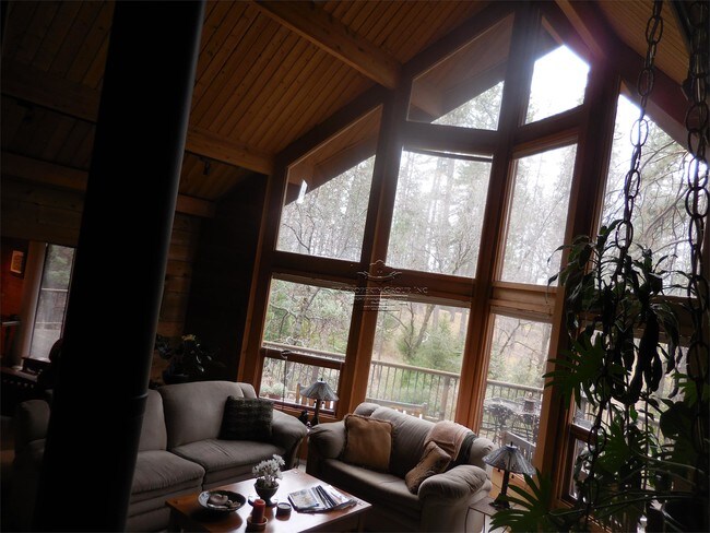 Foto del edificio - 21816 Rambling Rd