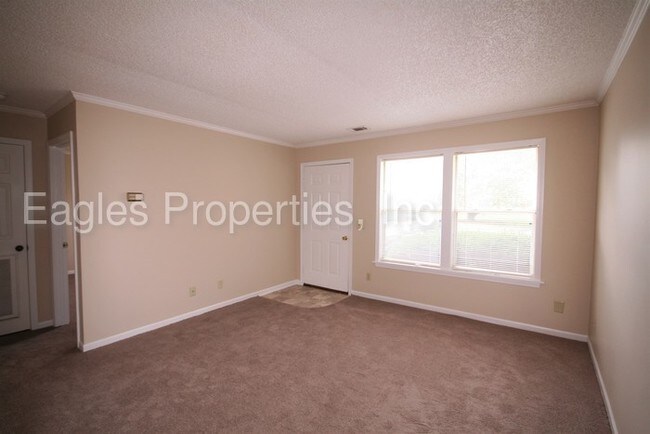 Building Photo - 106 Gurley Ave #2 Goldsboro, NC 27534