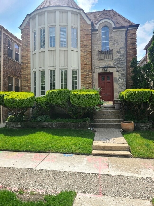 Building Photo - 5256 N Virginia Ave