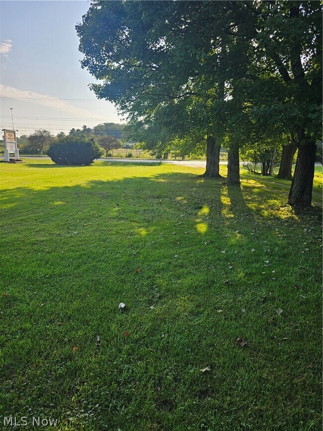 Foto del edificio - 2572 Brecksville Rd
