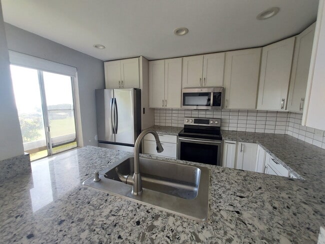 Building Photo - Makakilo 3br, 2ba, 2pkg townhome - Palehua Villas