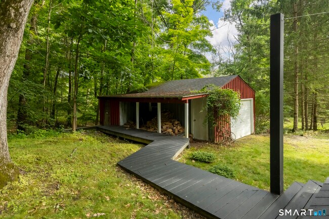 Foto del edificio - 46 E Pond Lilly Rd