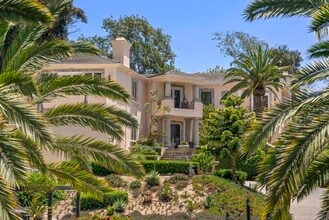 Building Photo - 3905 Arroyo Sorrento Rd