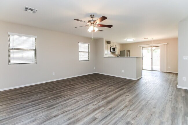 Foto del edificio - 2443 E Meadow Mist Ln